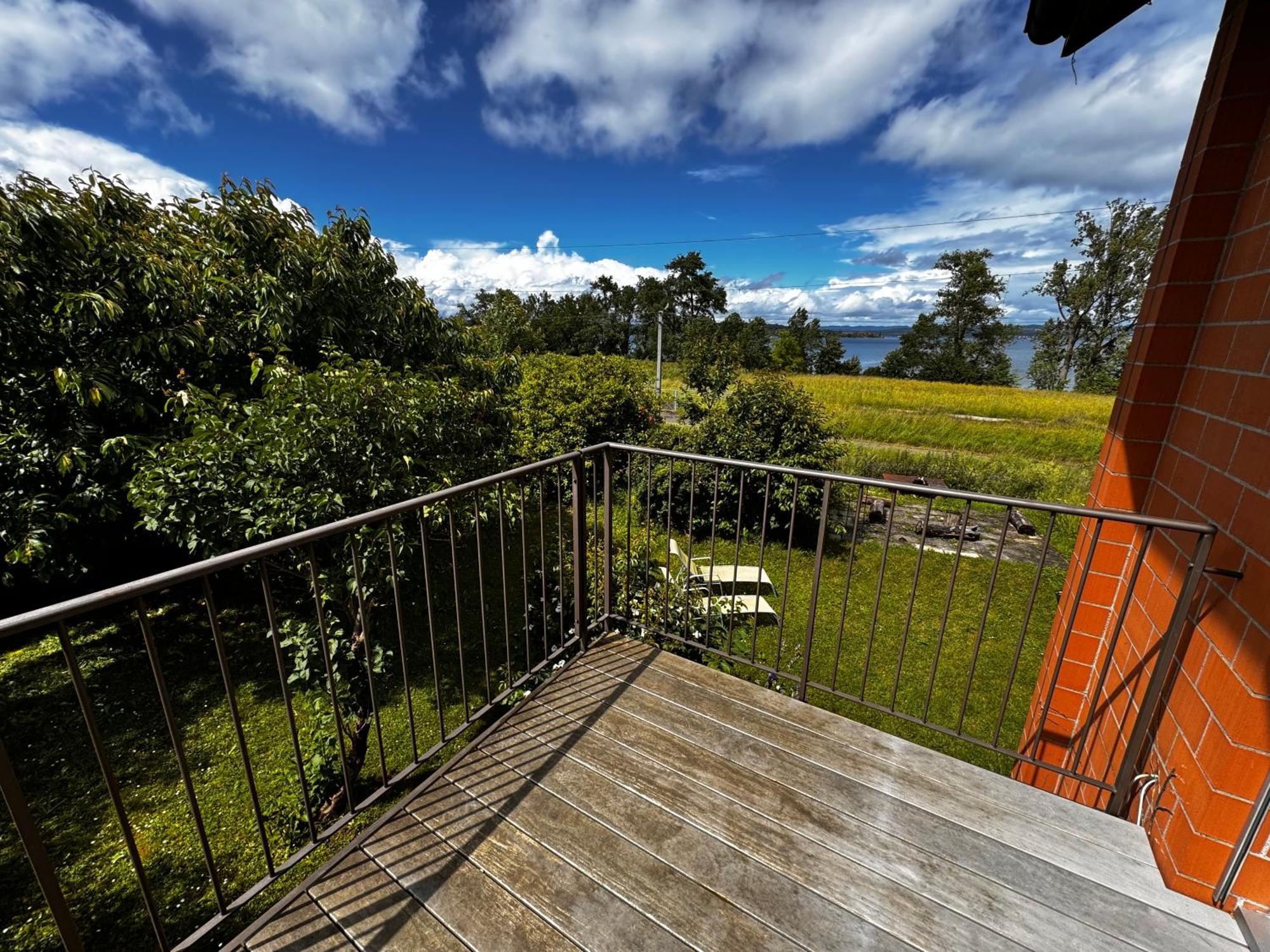 Ferienhaus Bmb Mit Blick Auf Den Bodensee Und Konstanz Lägenhet Bottighofen Exteriör bild