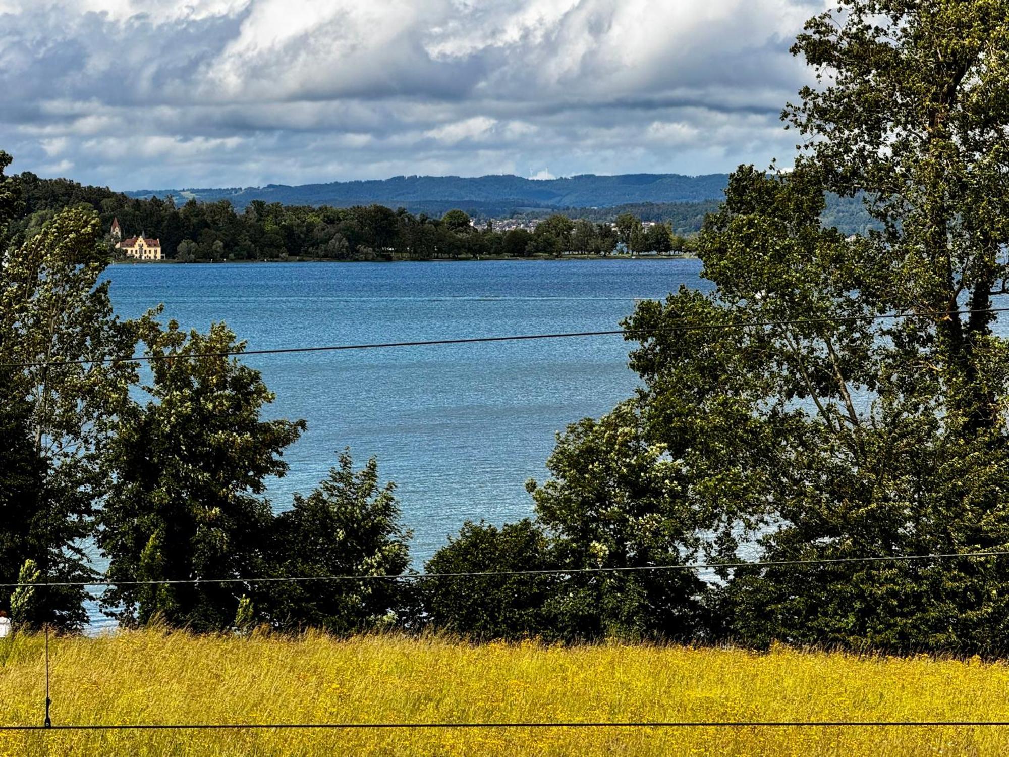 Ferienhaus Bmb Mit Blick Auf Den Bodensee Und Konstanz Lägenhet Bottighofen Exteriör bild